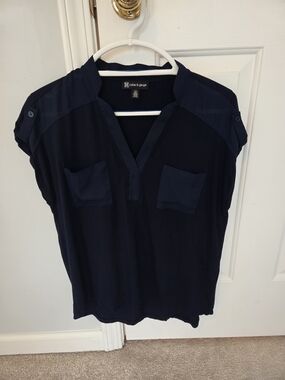 Cable & Gauge Navy Short-Sleeve Split V-Neck Blouse